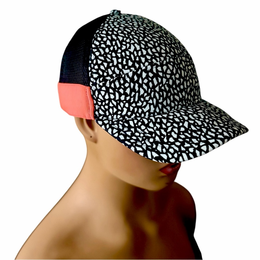 Lululemon – Shattered Glass Mesh Snapback Hat – Black / White / Coral – OS